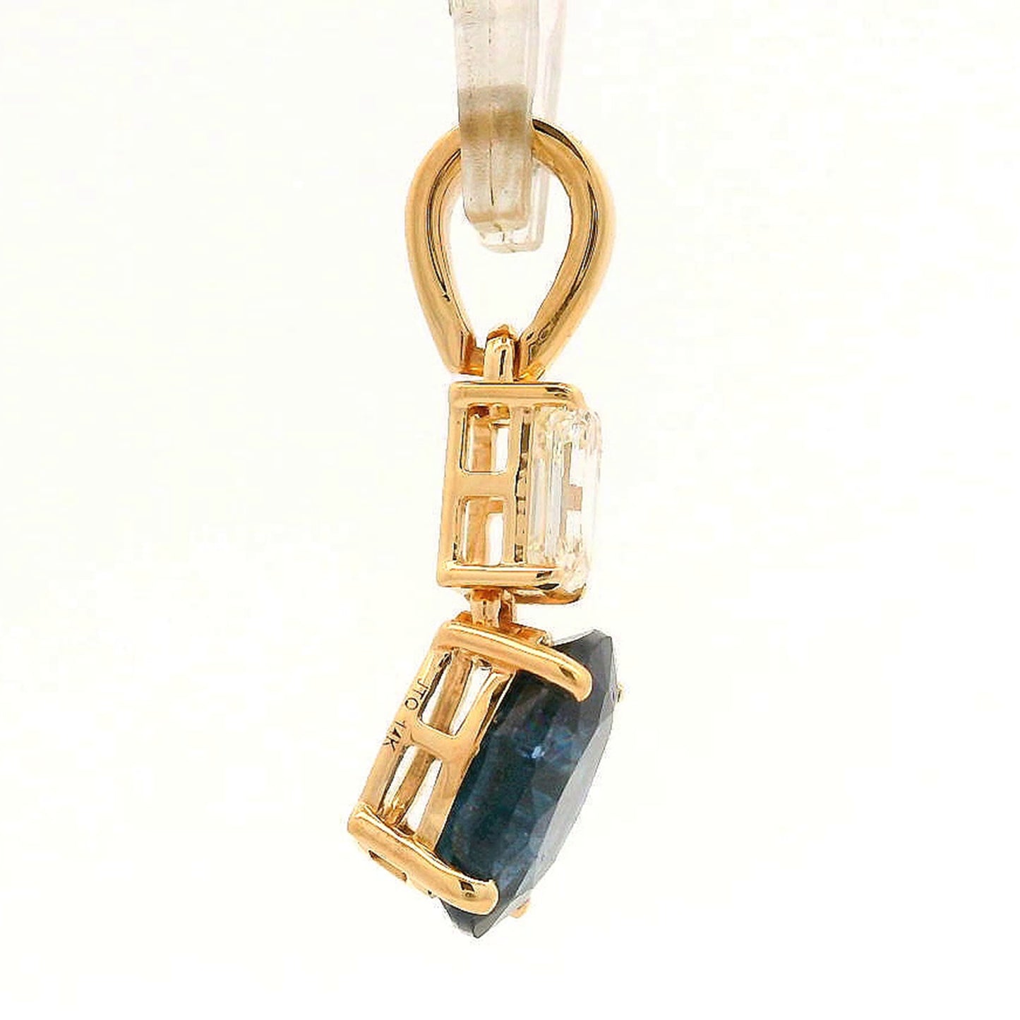 1.86 Ct Oval Sapphire 14K Gold Pendant