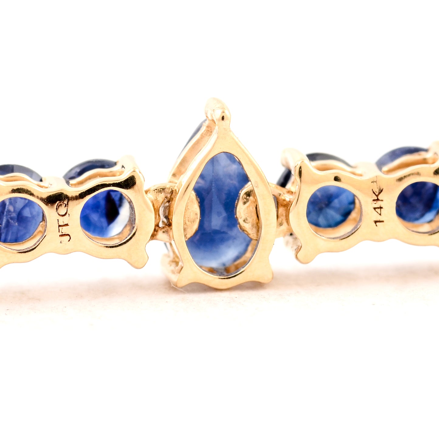 5.77 Ct Pear Sapphire 14K Gold Necklace