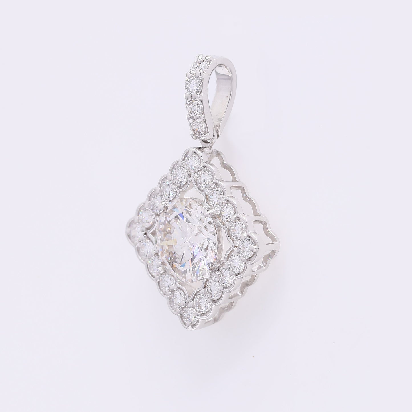 2.24 Carats Lab Grown Diamond 14K Gold Pendant