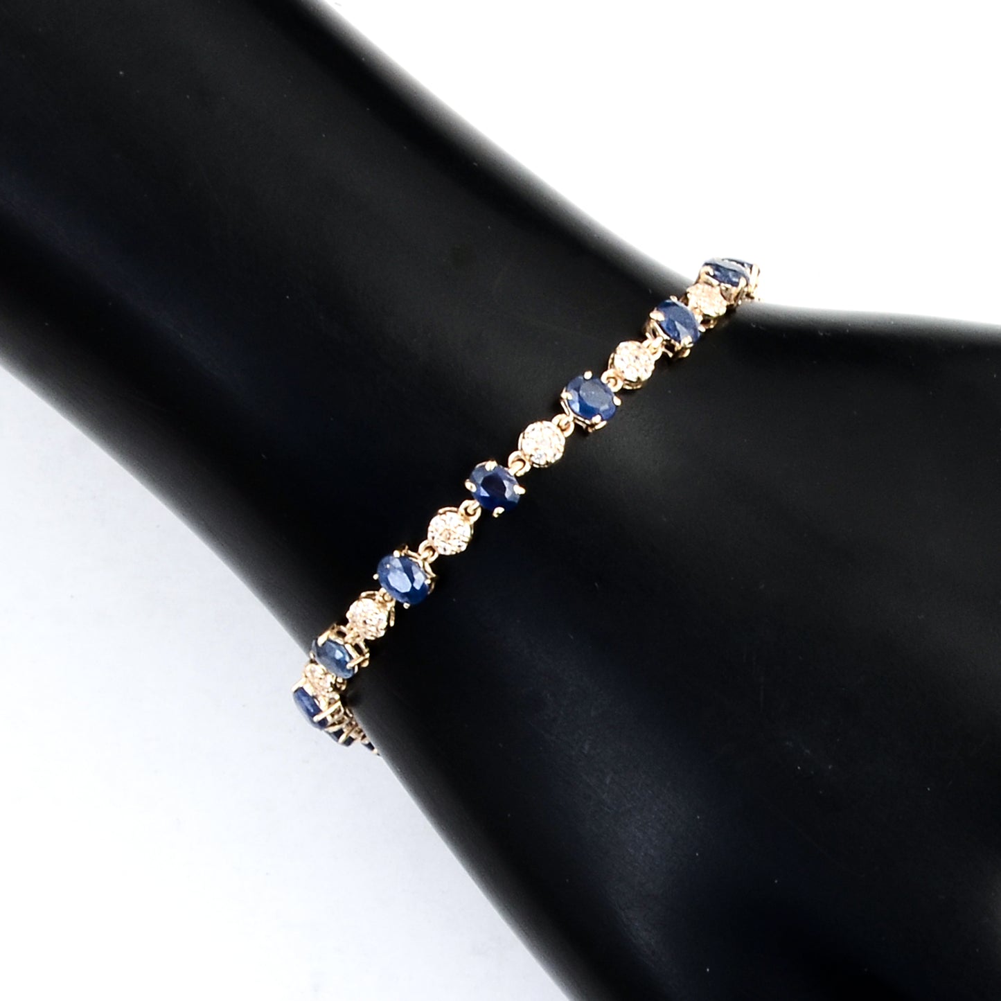 4.45 Ct Oval Sapphire 14K Gold Bracelet