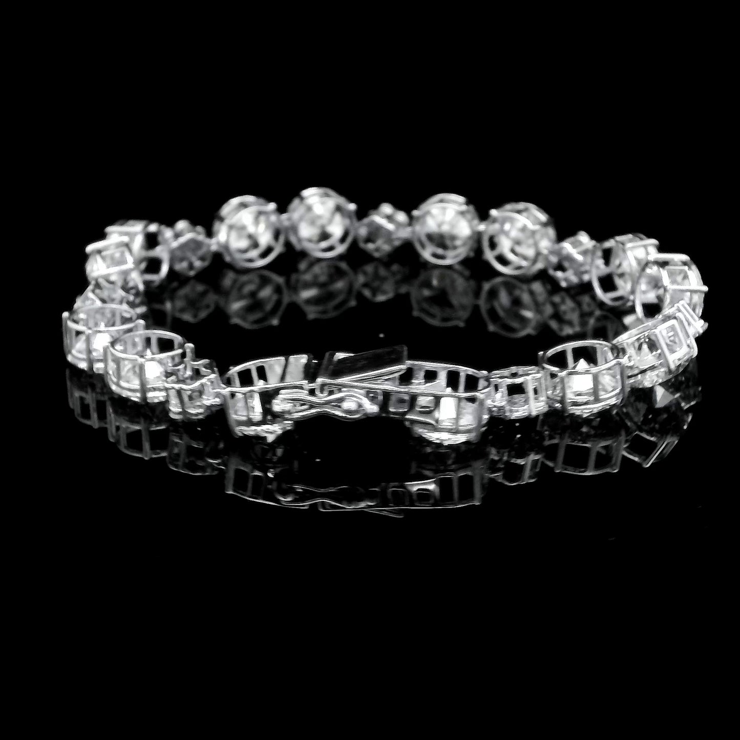 22.48 Ct Round Lab Grown Diamond 14K Gold Bracelet