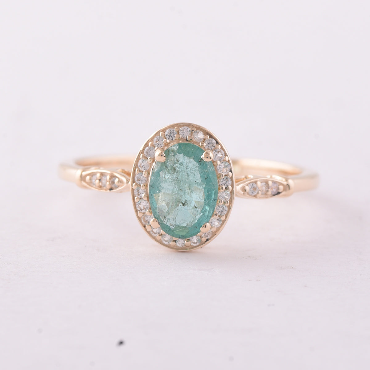 0.73 Ct Oval Emerald 9K Gold Ring