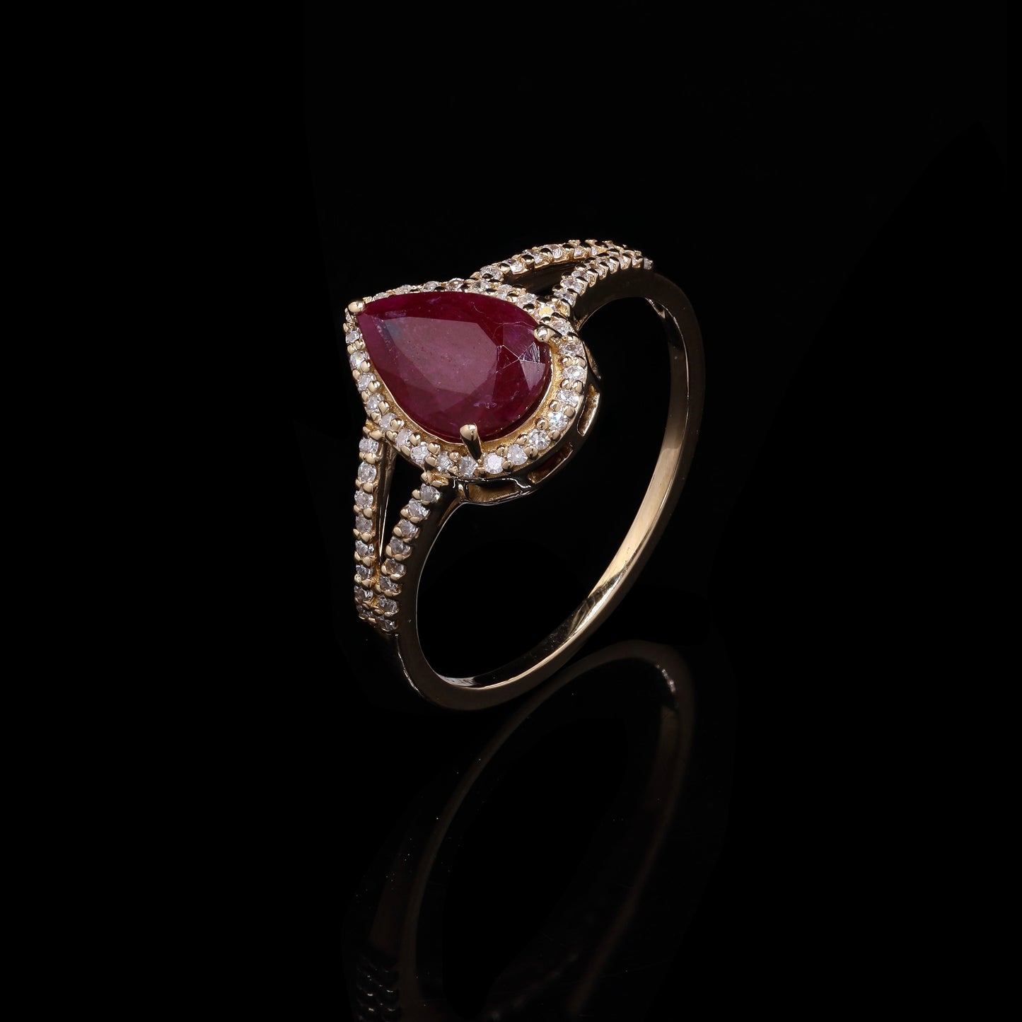 1.51 Ct Pear Mixed Cut Natural Corundum Ruby 14K Gold Ring