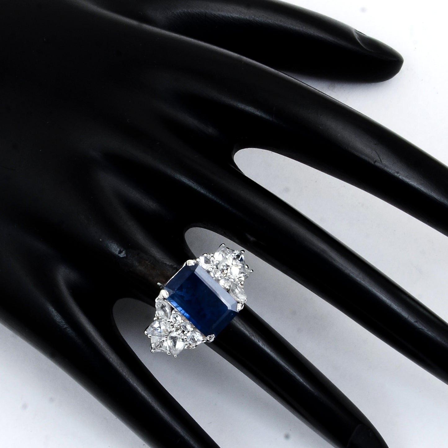 6.52 Carats Sapphire 14K Gold Ring
