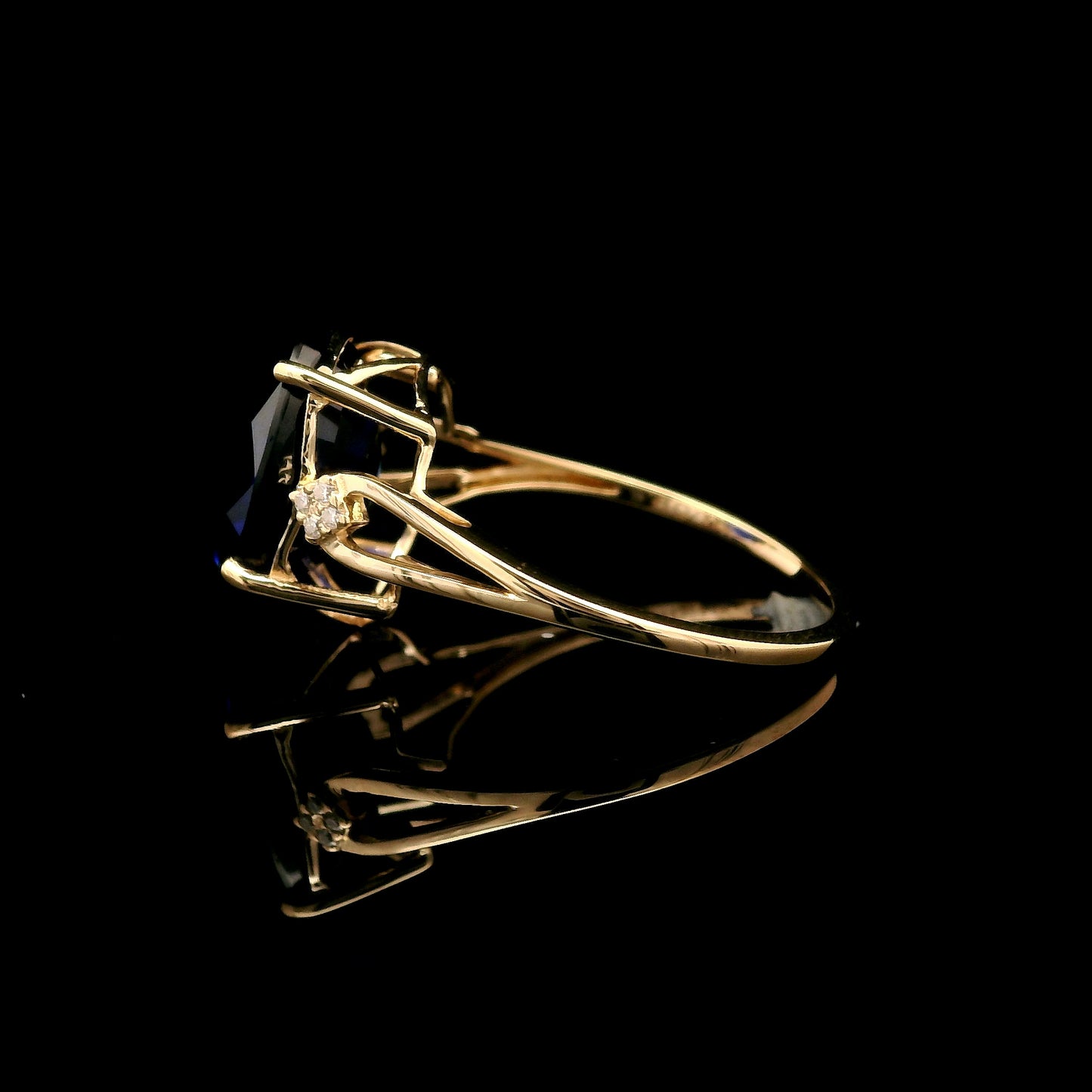 6.28 Ct Oval Mixed Cut Lab Grown Sapphire 14K Gold Ring