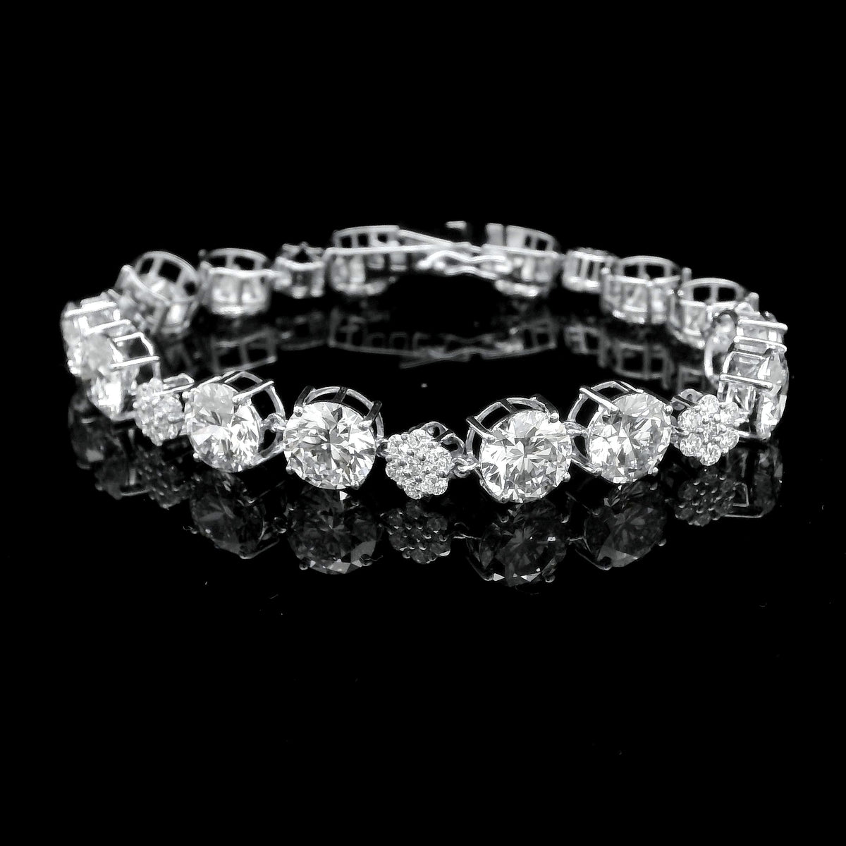 22.48 Ct Round Lab Grown Diamond 14K Gold Bracelet