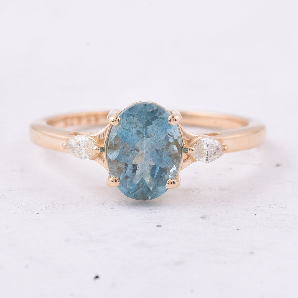 1.61 Ct Oval Natural Aquamarine 14K Gold Ring