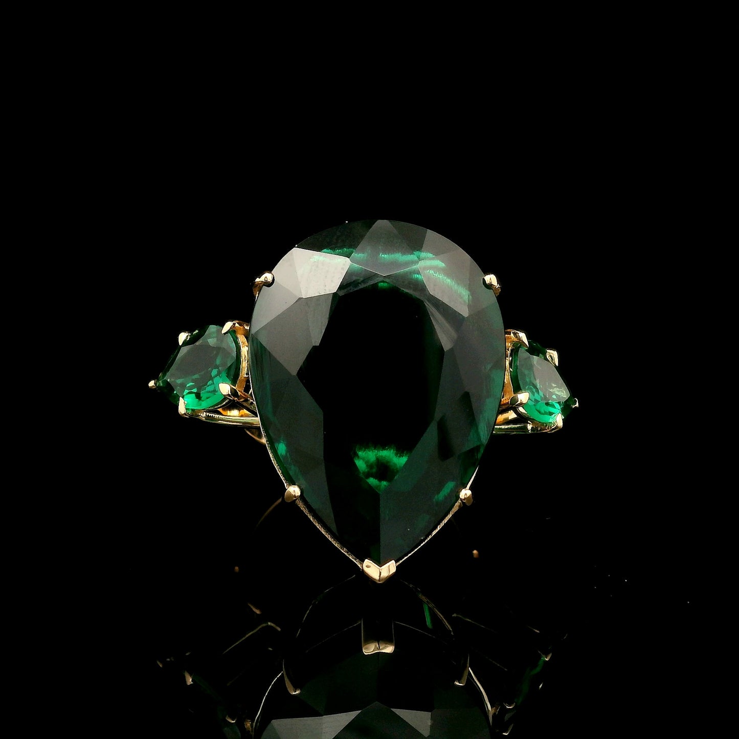 22.32 Ct Pear Mixed Cut Lab Grown Emerald 14K Gold Ring