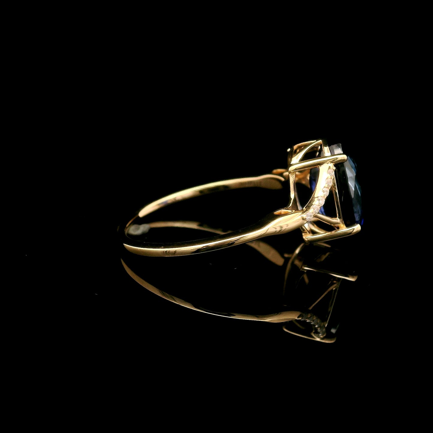 3.52 Ct Oval Mixed Cut Lab Grown Sapphire 14K Gold Ring