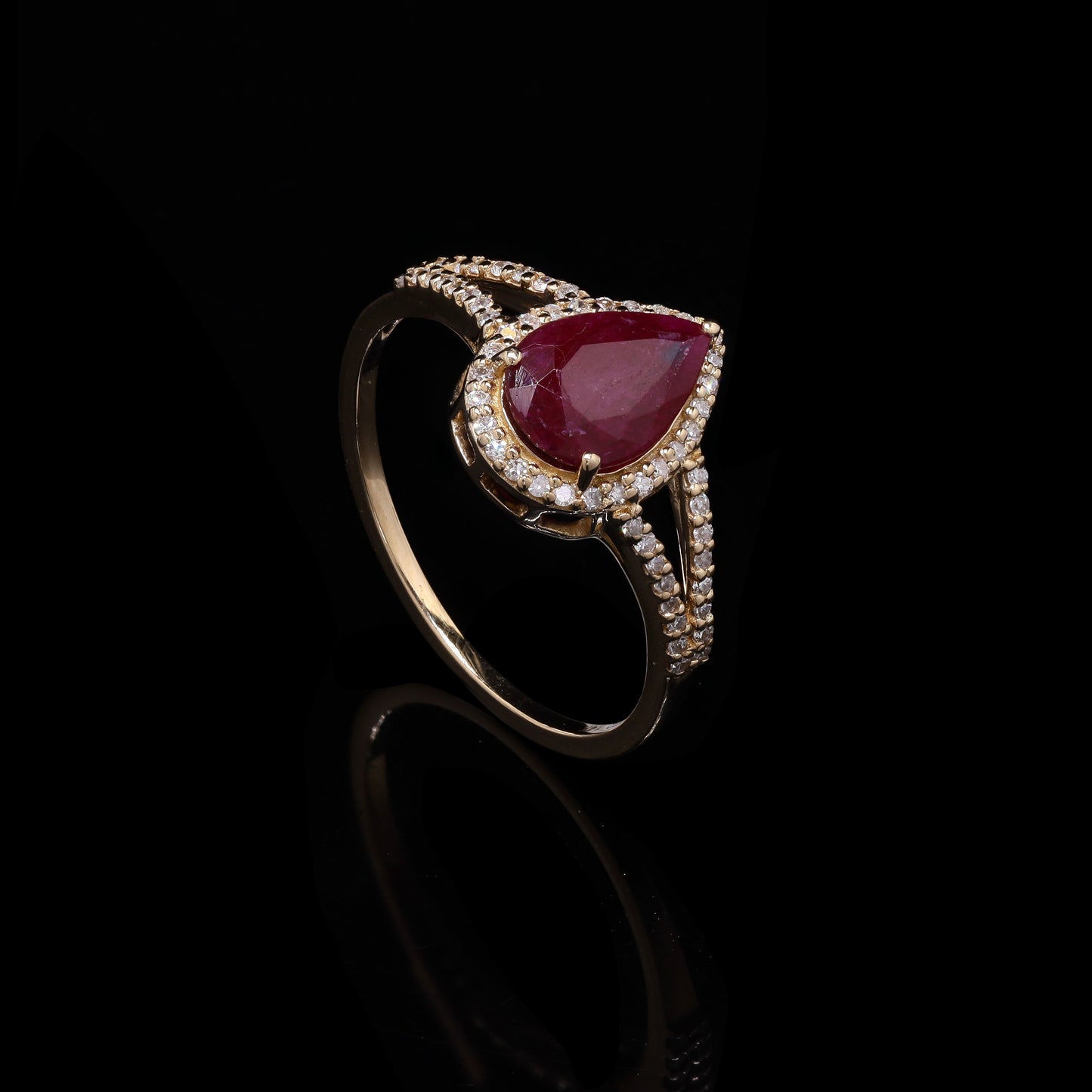 1.51 Ct Pear Mixed Cut Natural Corundum Ruby 14K Gold Ring