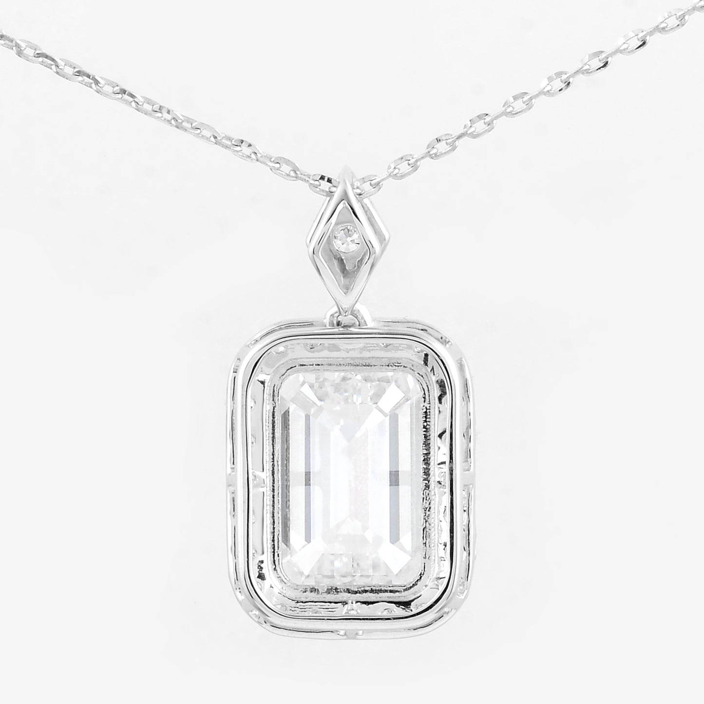 2.94 Carats Lab Grown Diamond 14K Gold Pendant