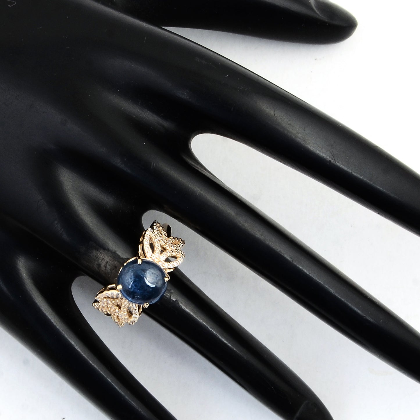 3.72 Ct Oval Cabochon Natural Corundum Sapphire 14K Gold Ring
