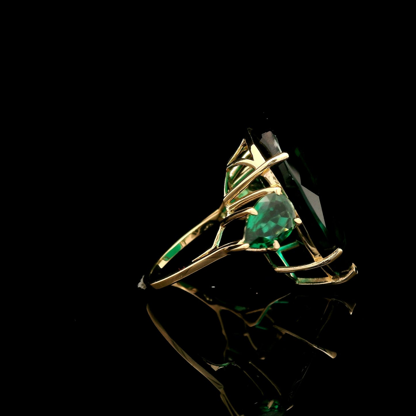 22.32 Ct Pear Mixed Cut Lab Grown Emerald 14K Gold Ring