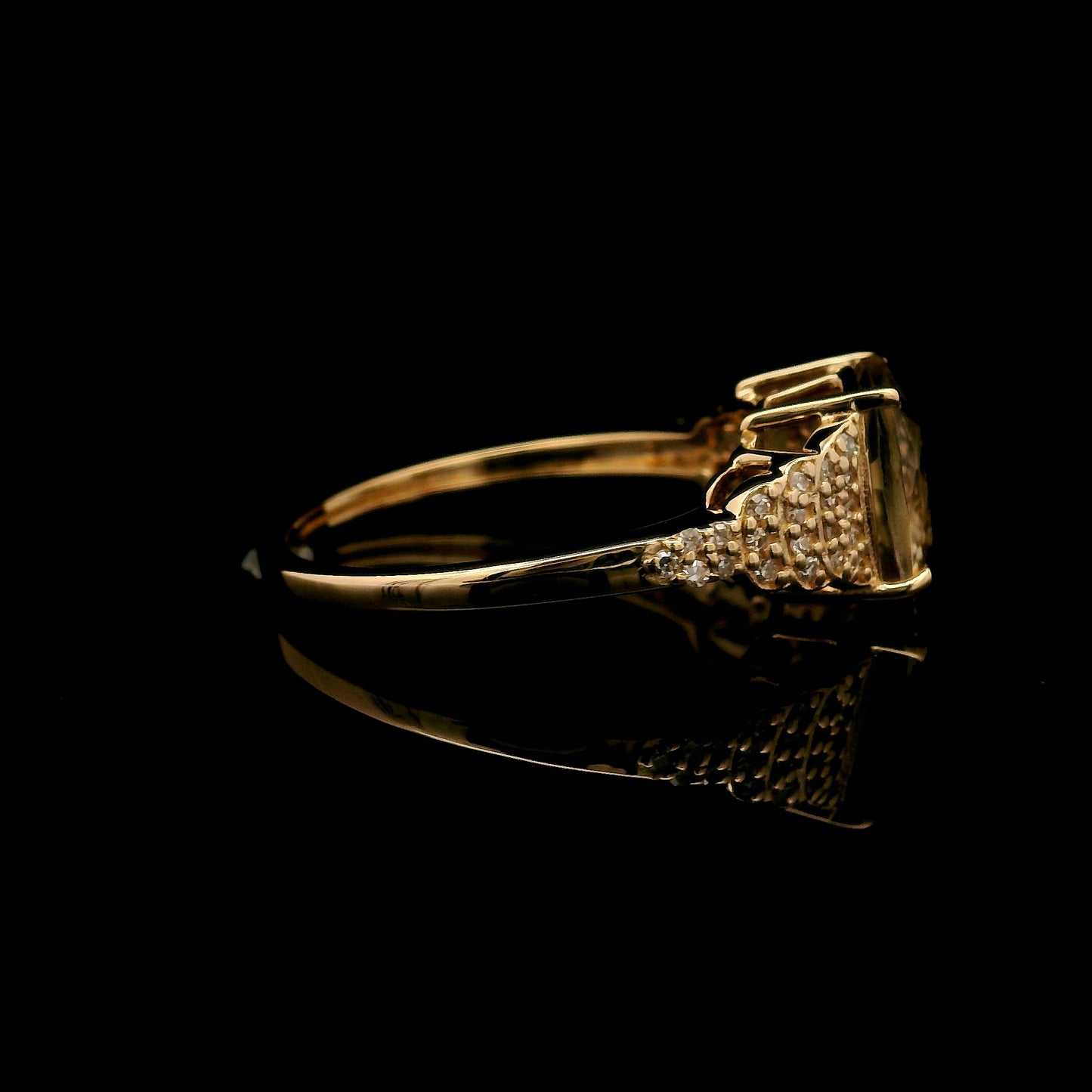 2.25 Ct Cushion Oregon Sunstone 14K Gold Ring