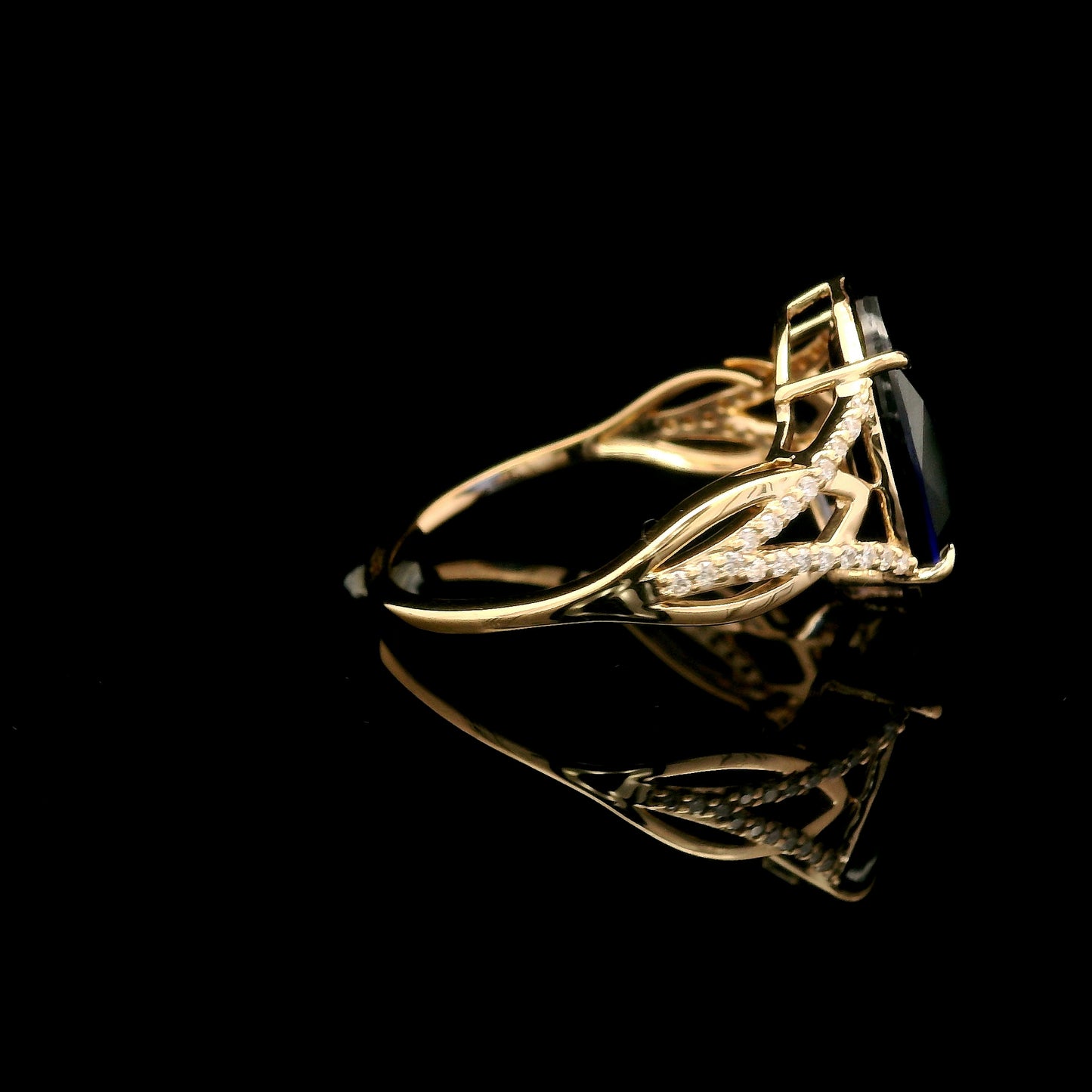 5.84 Ct Oval Mixed Cut Lab Grown Sapphire 14K Gold Ring