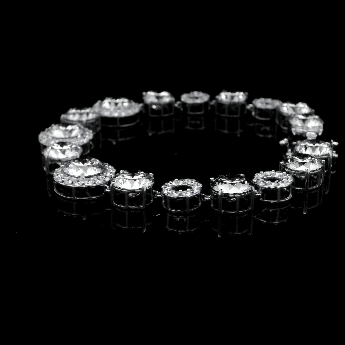 29.68 Carats Lab Grown Diamond 14K Gold Bracelet