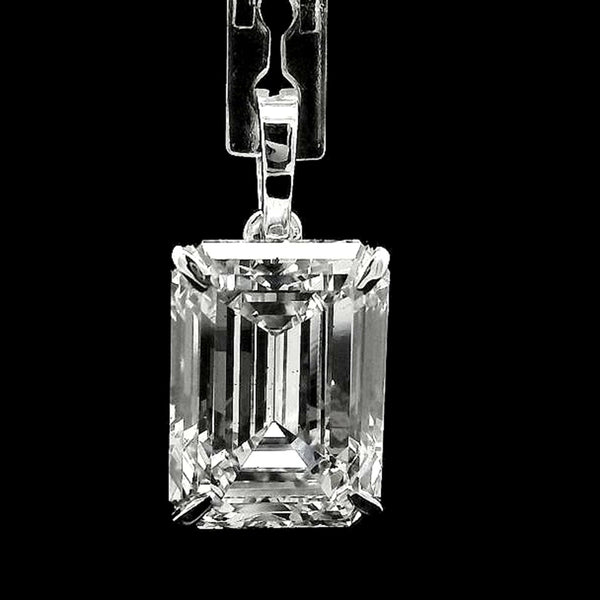 6.09 Carats Lab Grown Diamond 14K Gold Pendant
