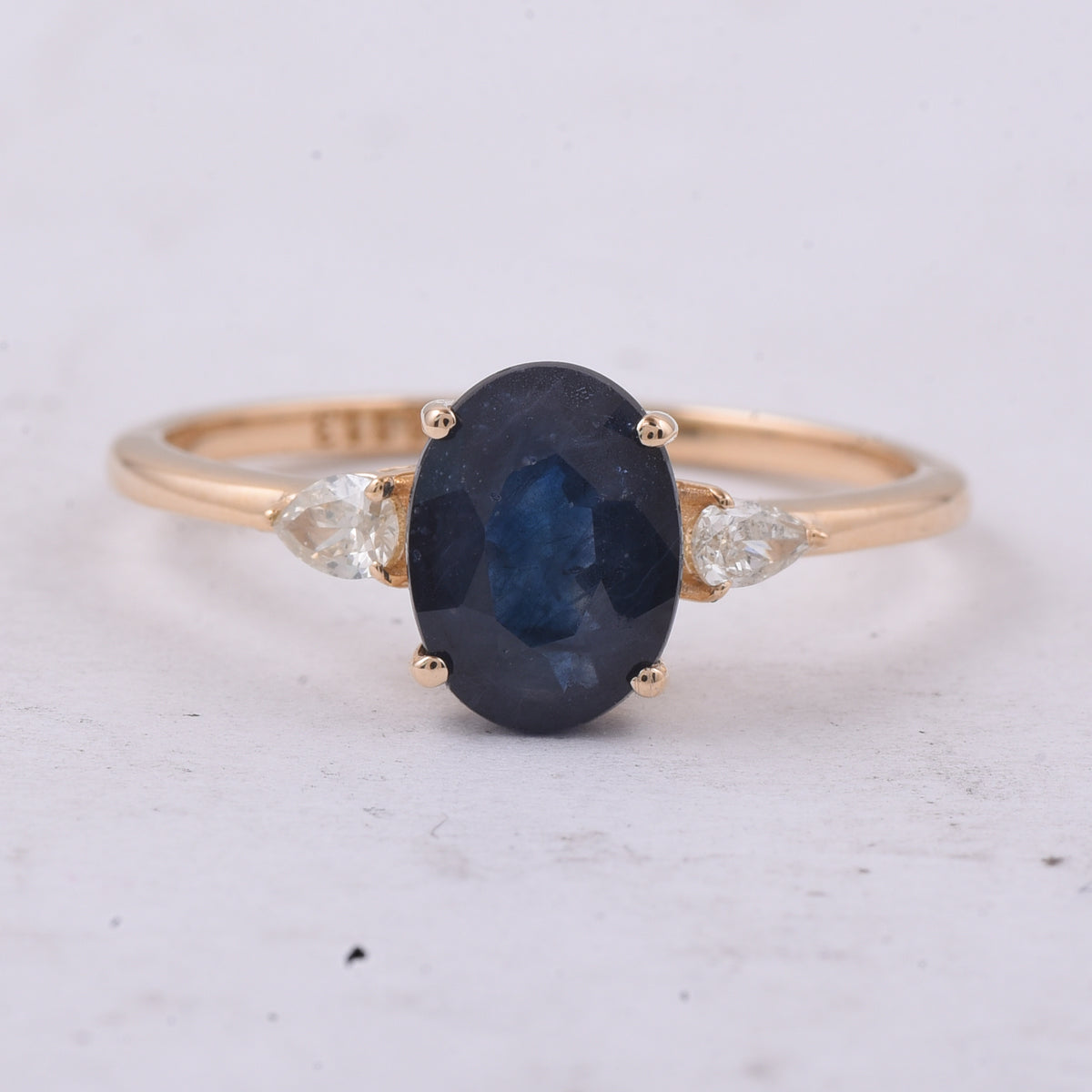 2.02 Ct Oval Natural Sapphire 14K Gold Ring