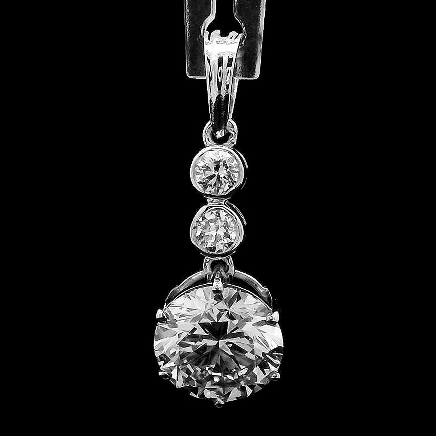 2.01 Carats Lab Grown Diamond 14K Gold Pendant