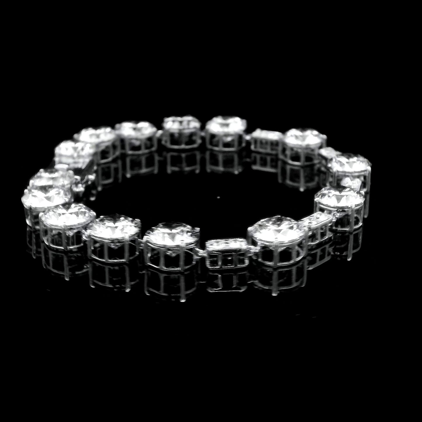 28.91 Ct Round Lab Grown Diamond 14K Gold Bracelet