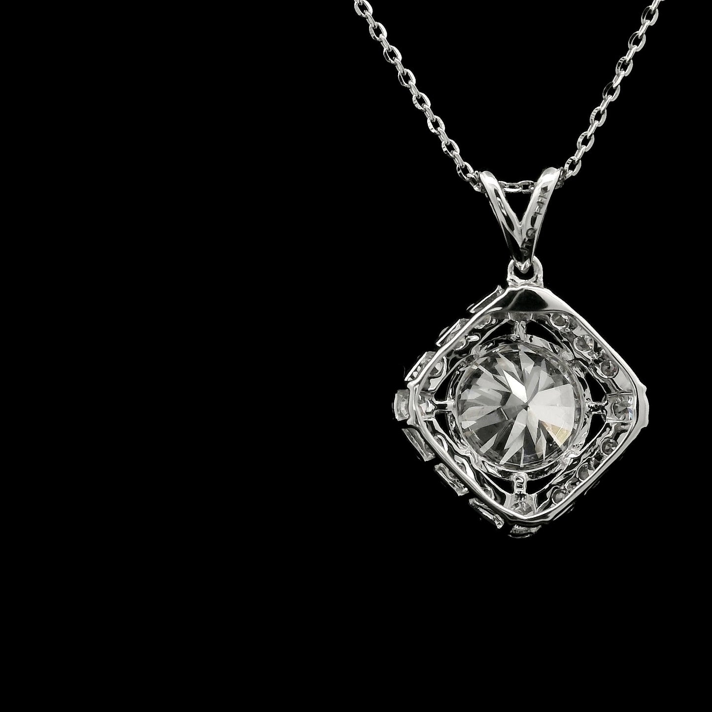 2.68 Carats Lab Grown Diamond 14K Gold Pendant