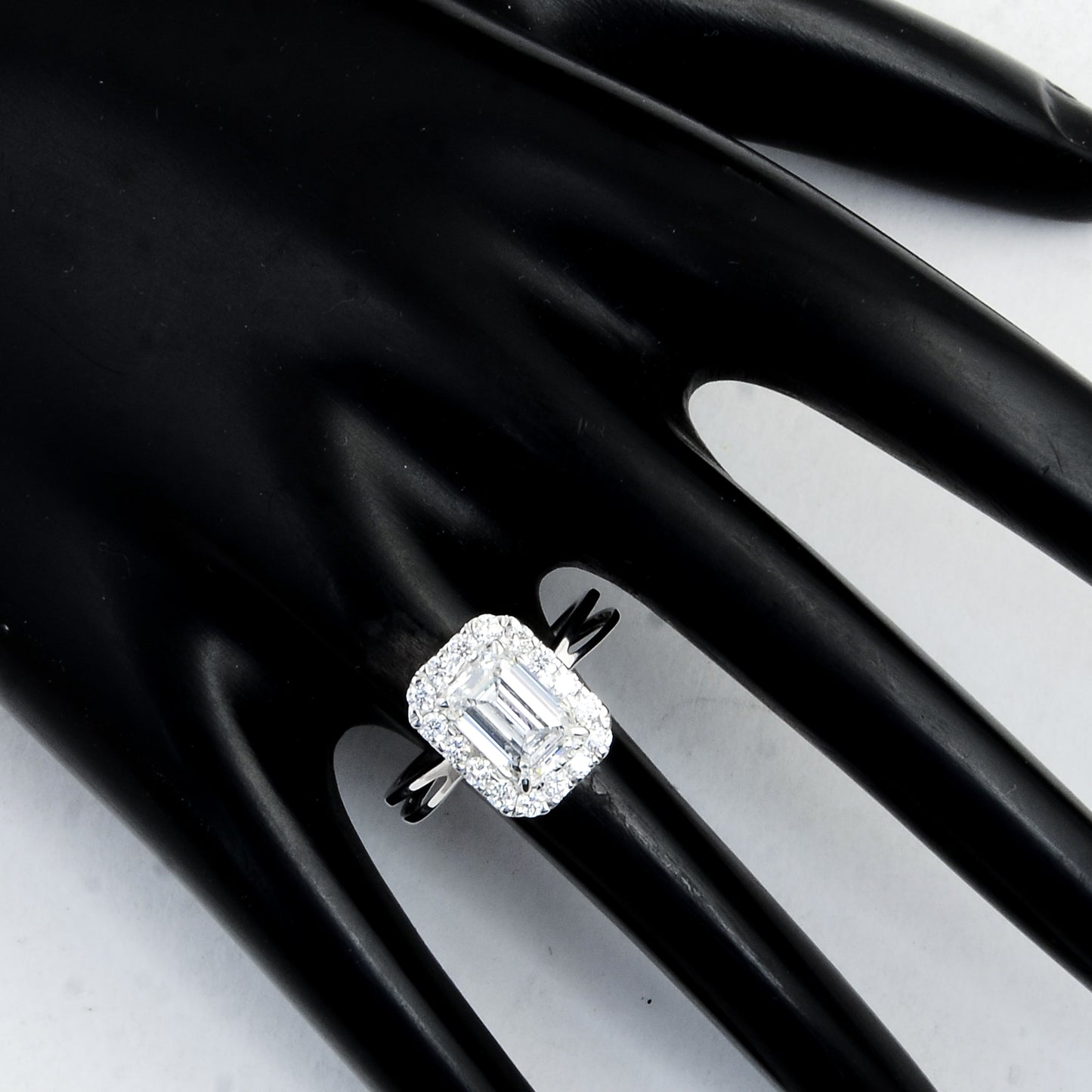 2.59 Carats Lab Grown Diamond 14K Gold Ring
