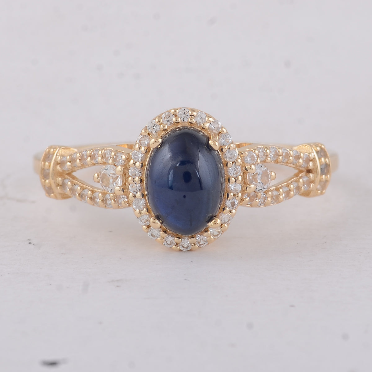 1.81 Ct Oval Sapphire 9K Gold Ring