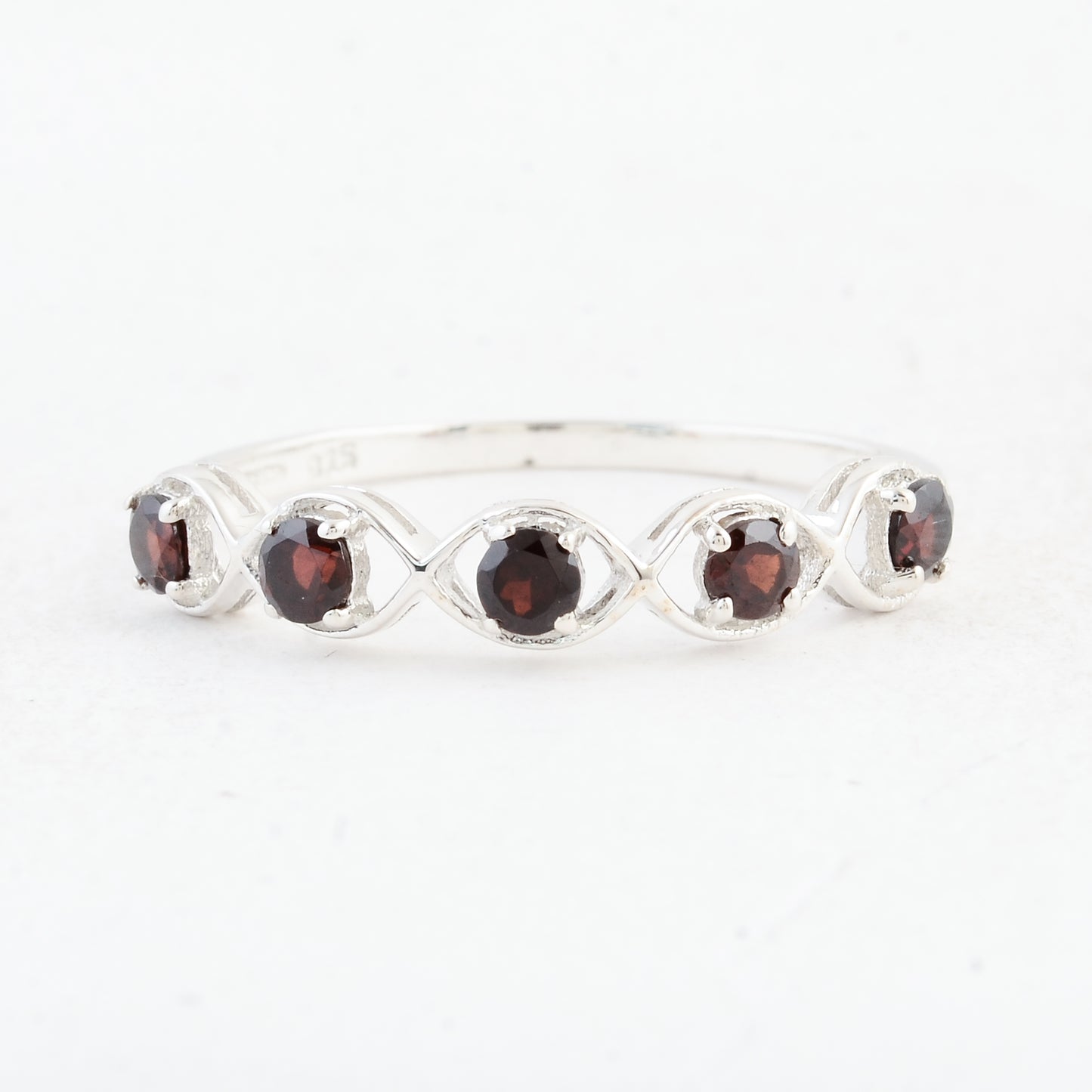 0.60 Ct Round Garnet 925 Sterling Silver Ring