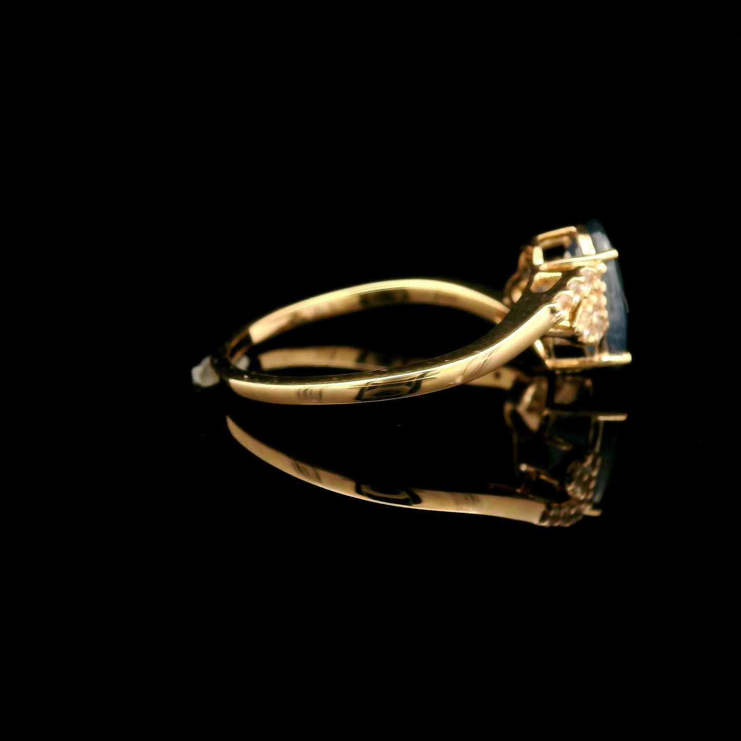 2.01 Ct Oval Mixed Cut Natural Corundum Sapphire 14K Gold Ring