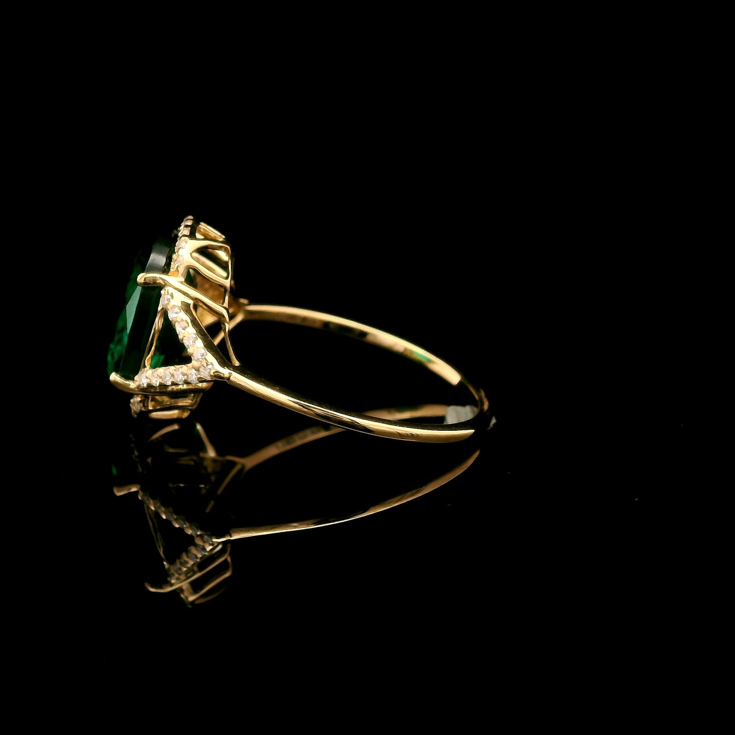 3.31 Ct Oval Mixed Cut Lab Grown Emerald 14K Gold Ring