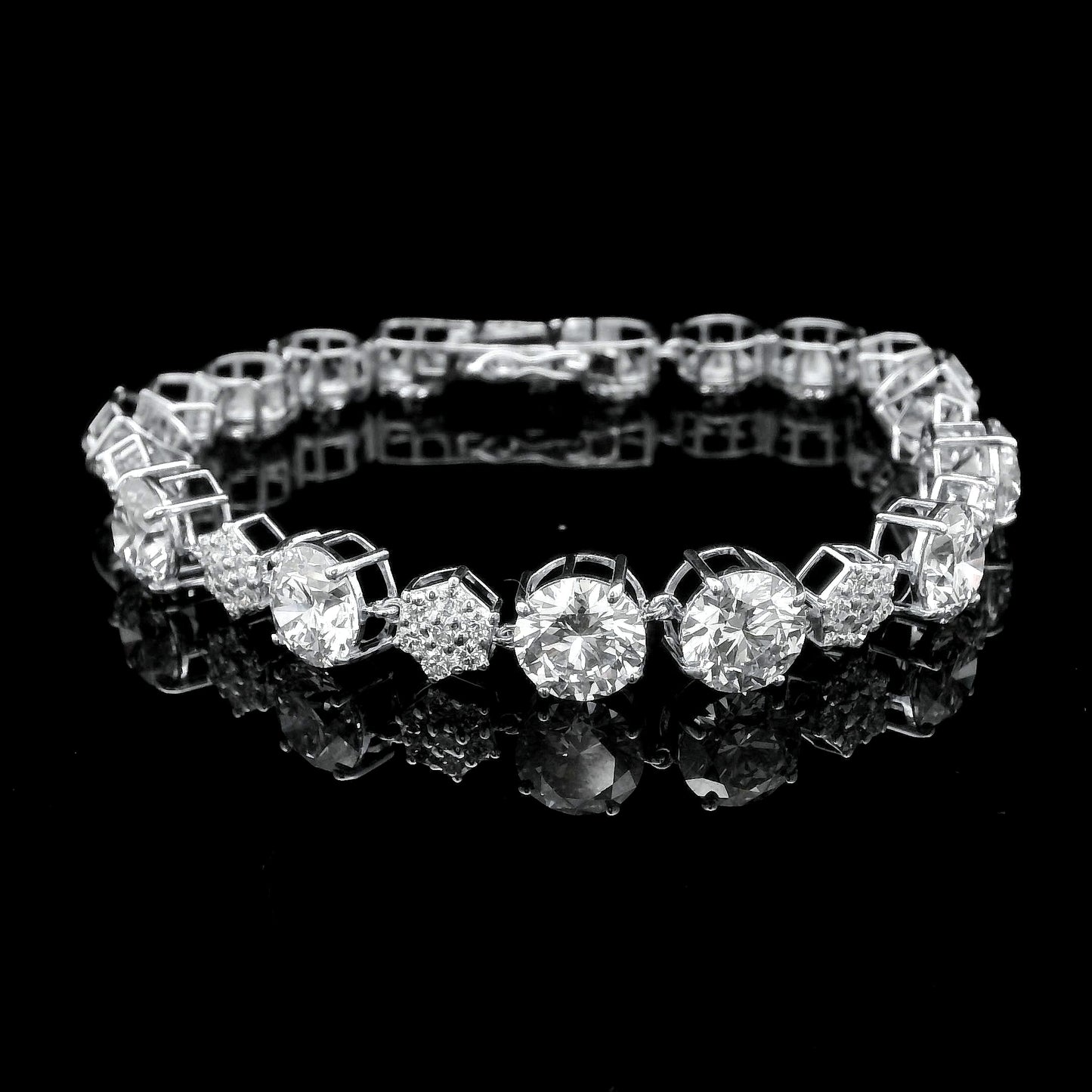 20.69 Ct Round Lab Grown Diamond 14K Gold Bracelet