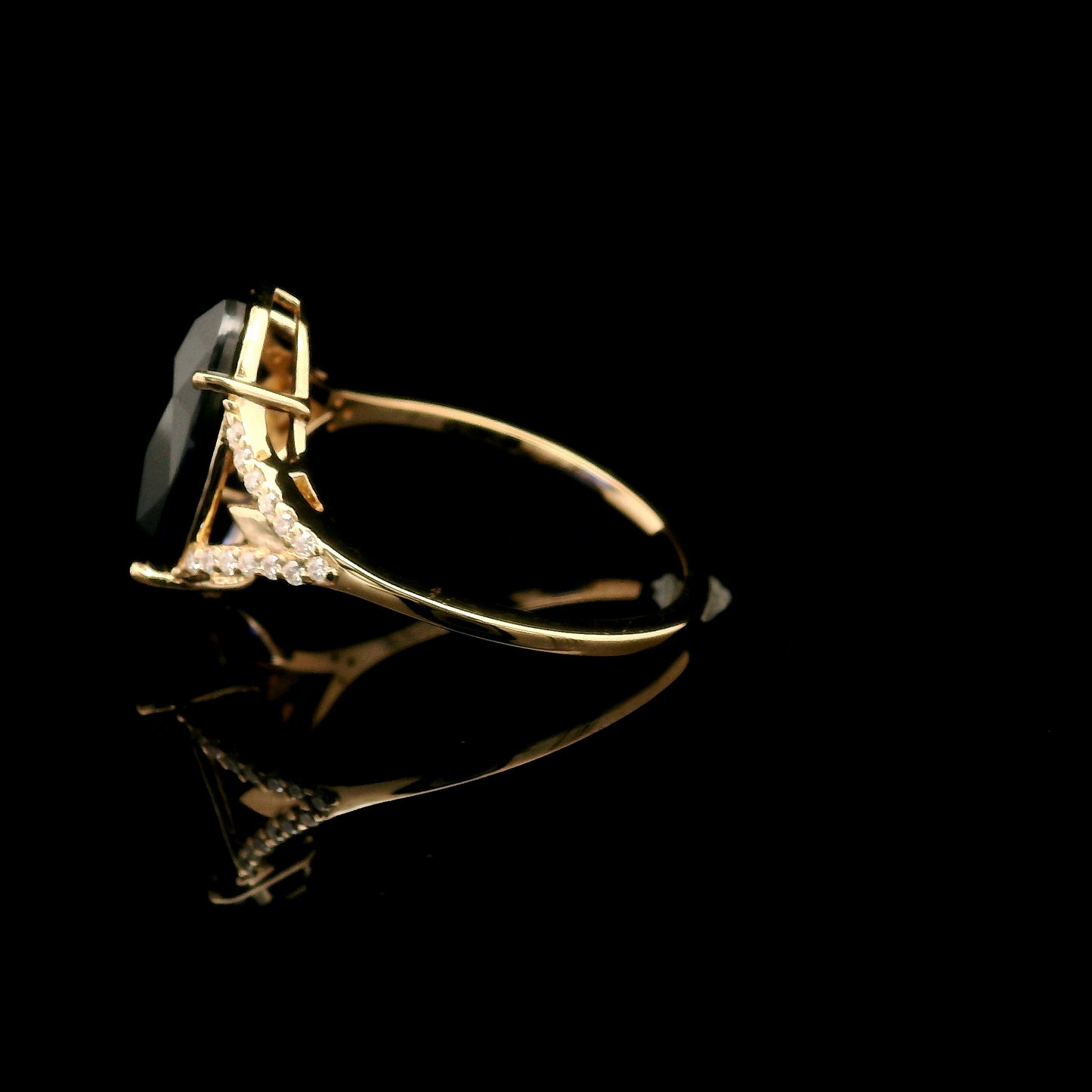 5.17 Ct Oval Mixed Cut Lab Grown Sapphire 14K Gold Ring