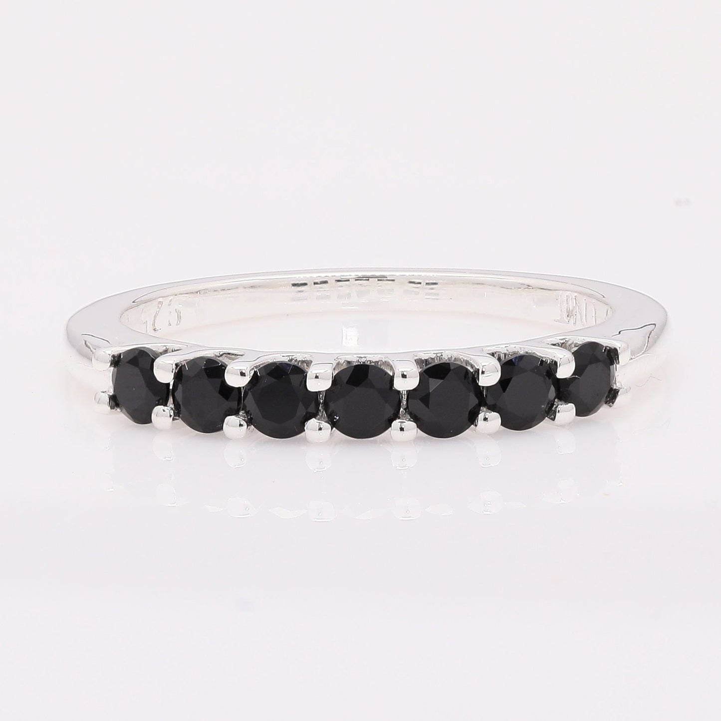 0.95 Ct Round Black Spinel 925 Silver Ring