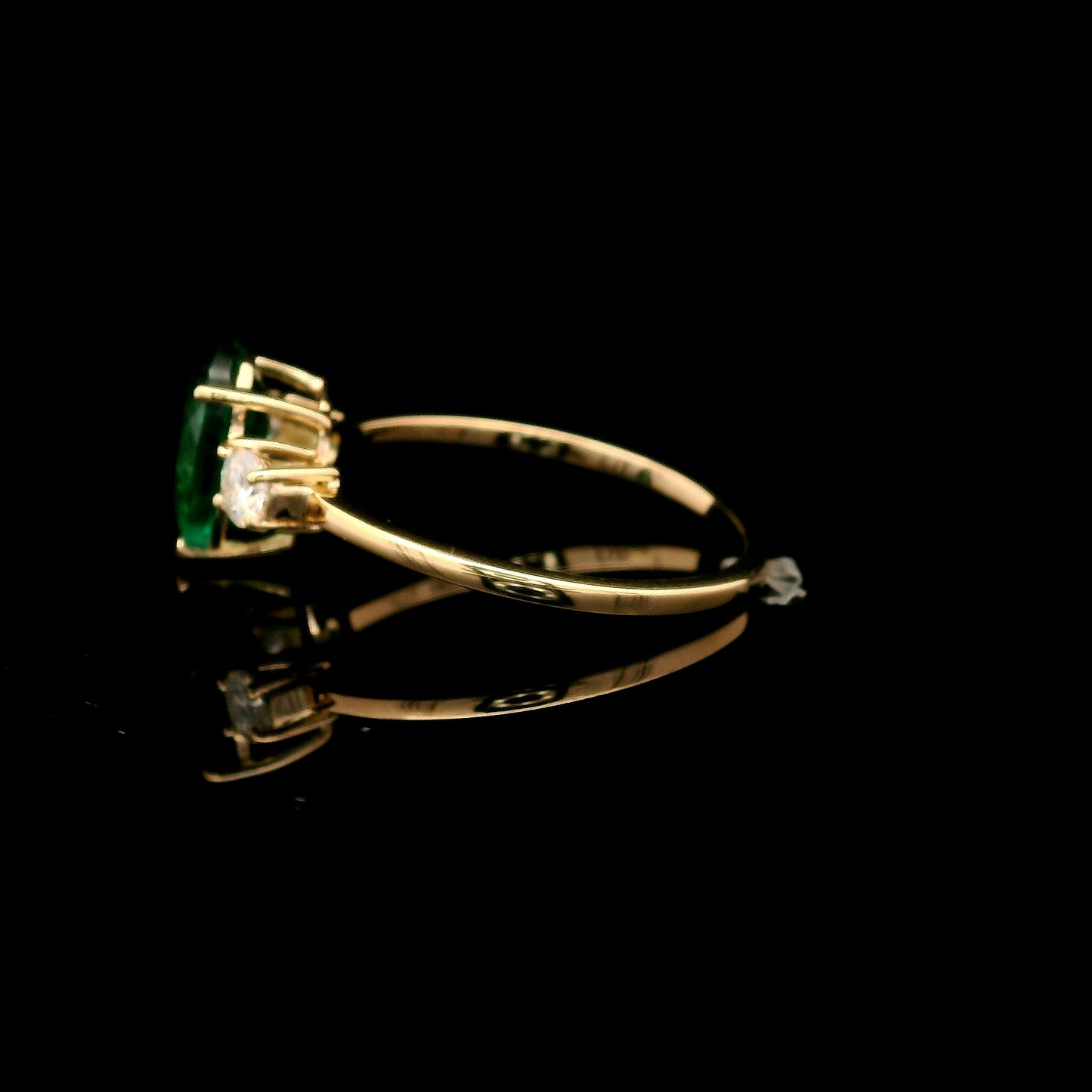 1.33 Ct Pear Mixed Cut Lab Grown Emerald 14K Gold Ring