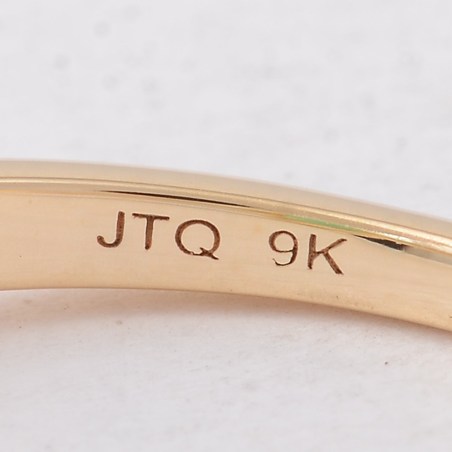 1.58 Ct Round Emerald 9K Gold Ring
