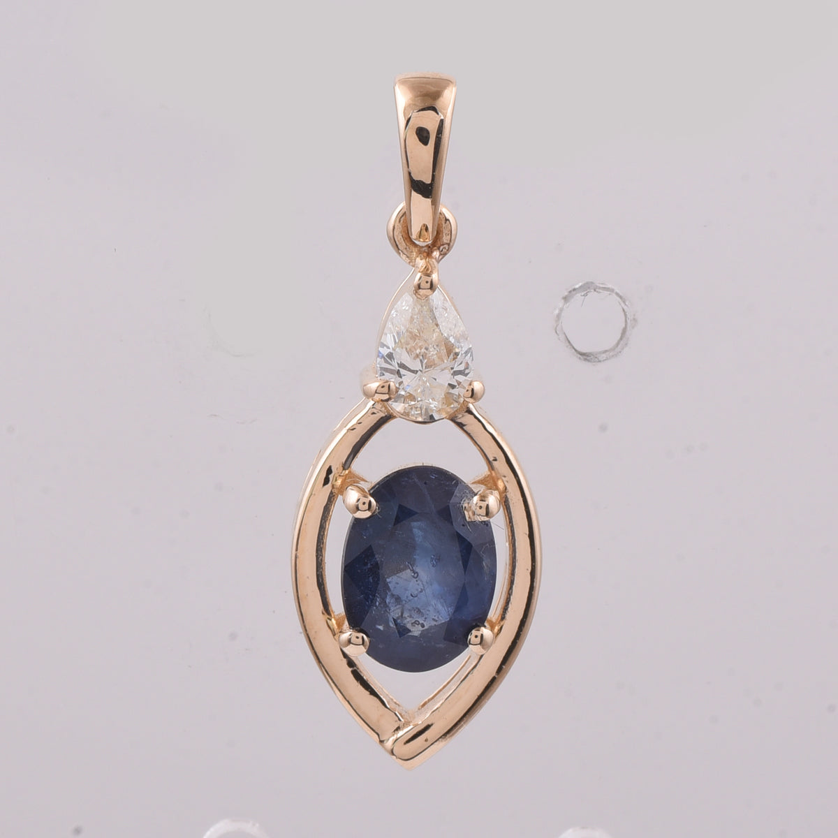 1.39 Ct Oval Natural Sapphire 14K Gold Pendant