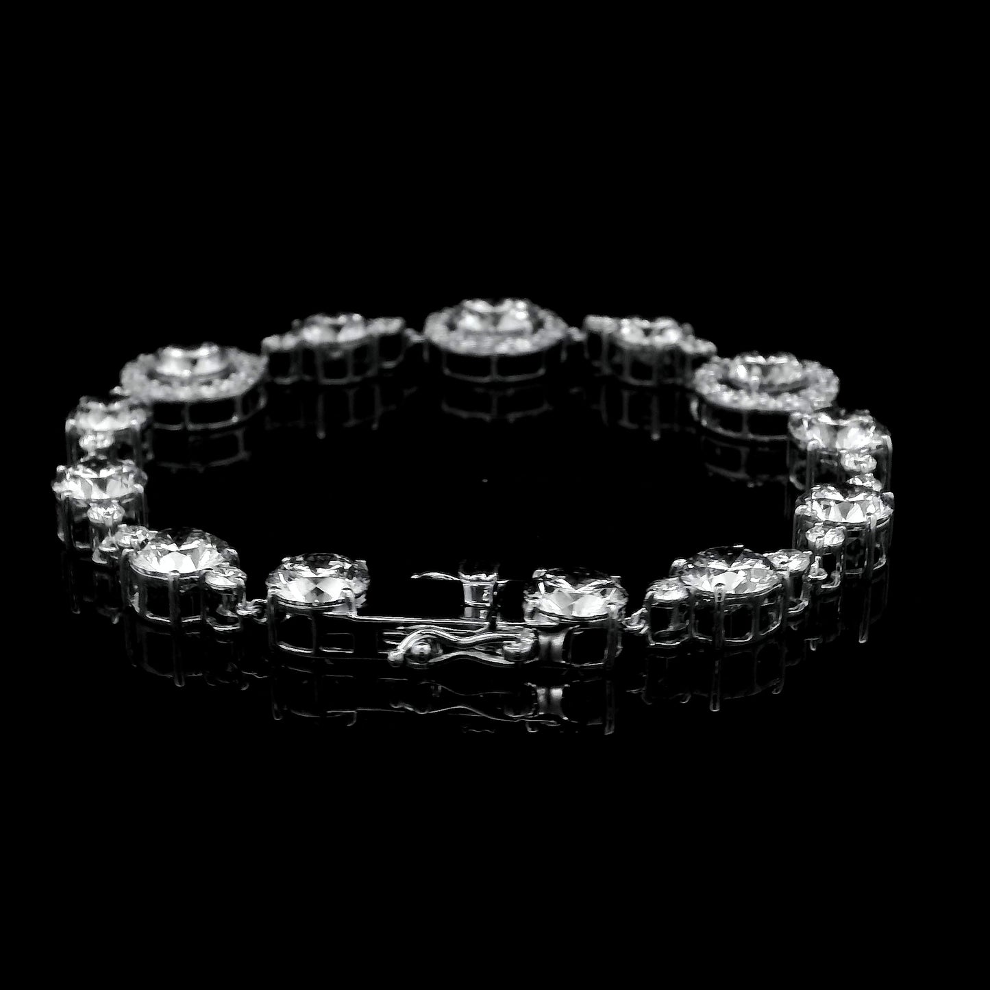 18.01 Ct Round Lab Grown Diamond 14K Gold Bracelet