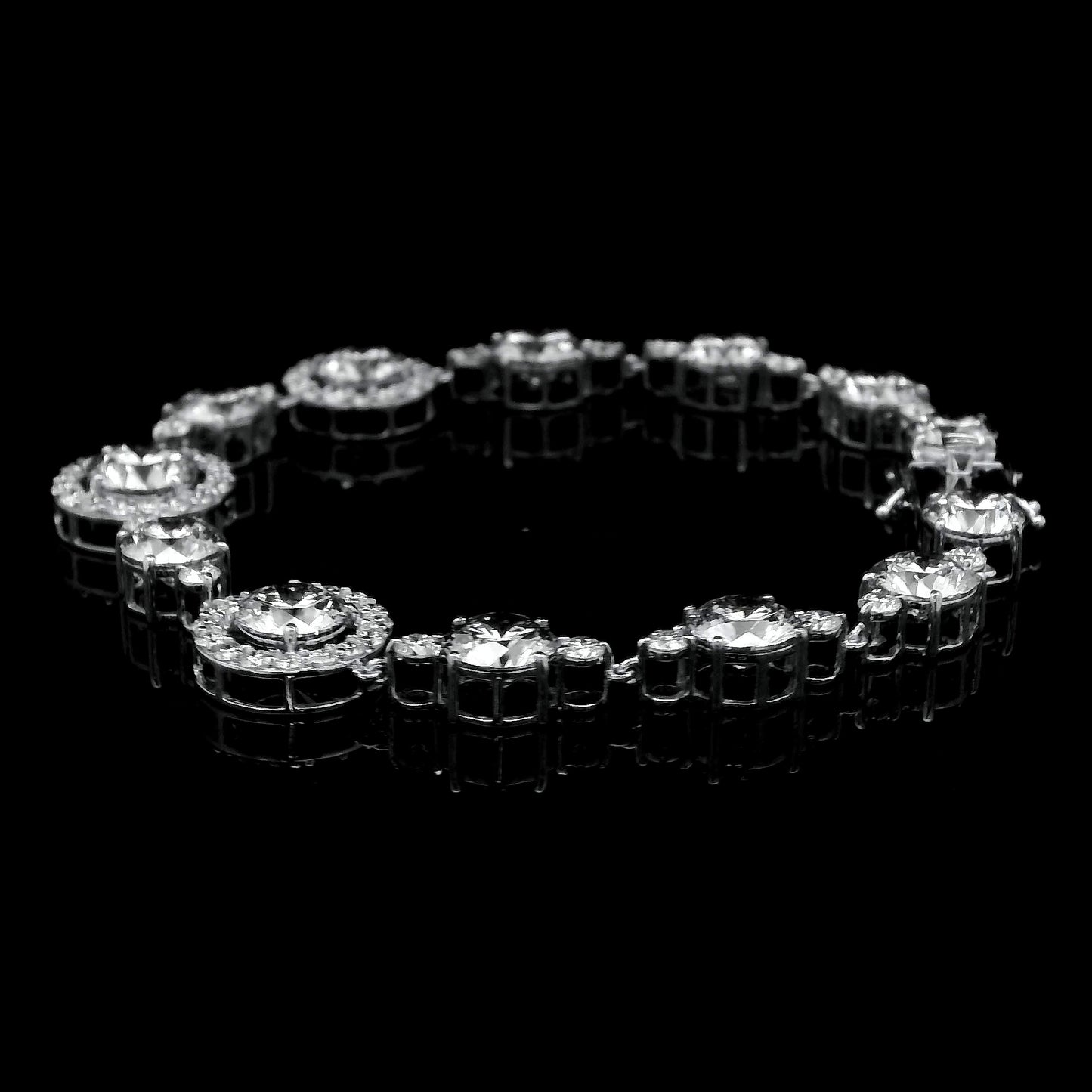 18.01 Ct Round Lab Grown Diamond 14K Gold Bracelet