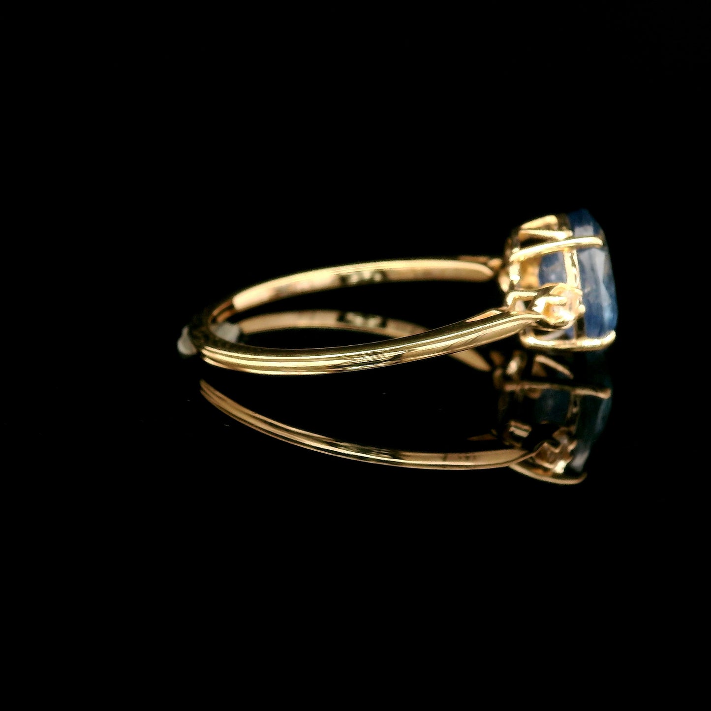 2.27 Ct Oval Mixed Cut Natural Corundum Sapphire 14K Gold Ring