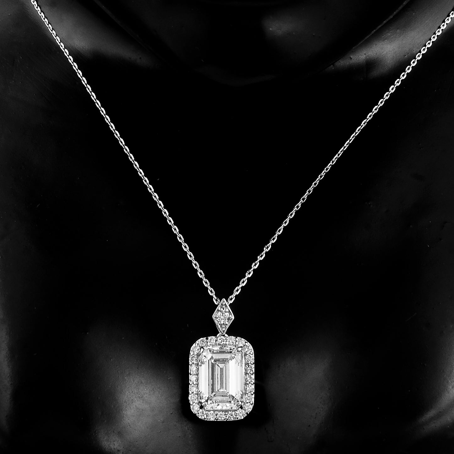 2.94 Carats Lab Grown Diamond 14K Gold Pendant