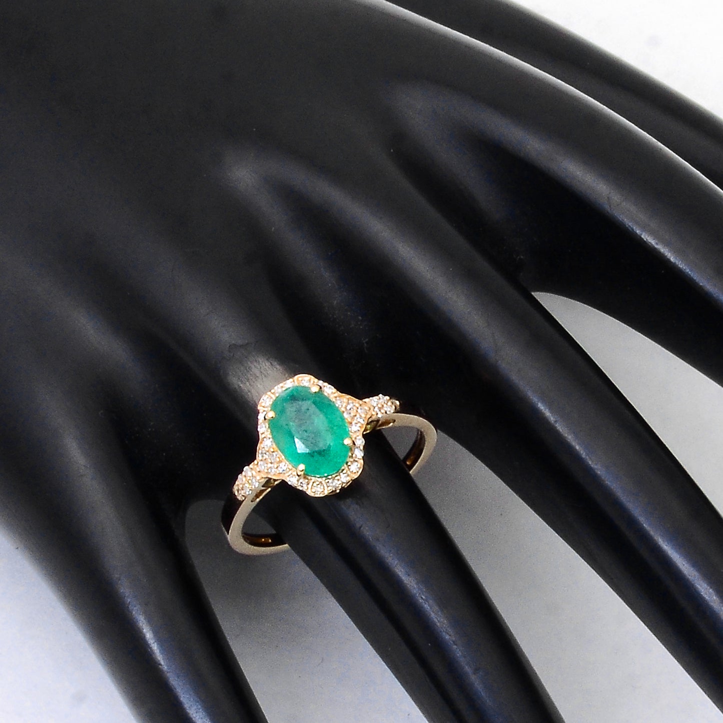 1.37 Ct Oval Mixed Cut Natural Emerald 14K Gold Ring