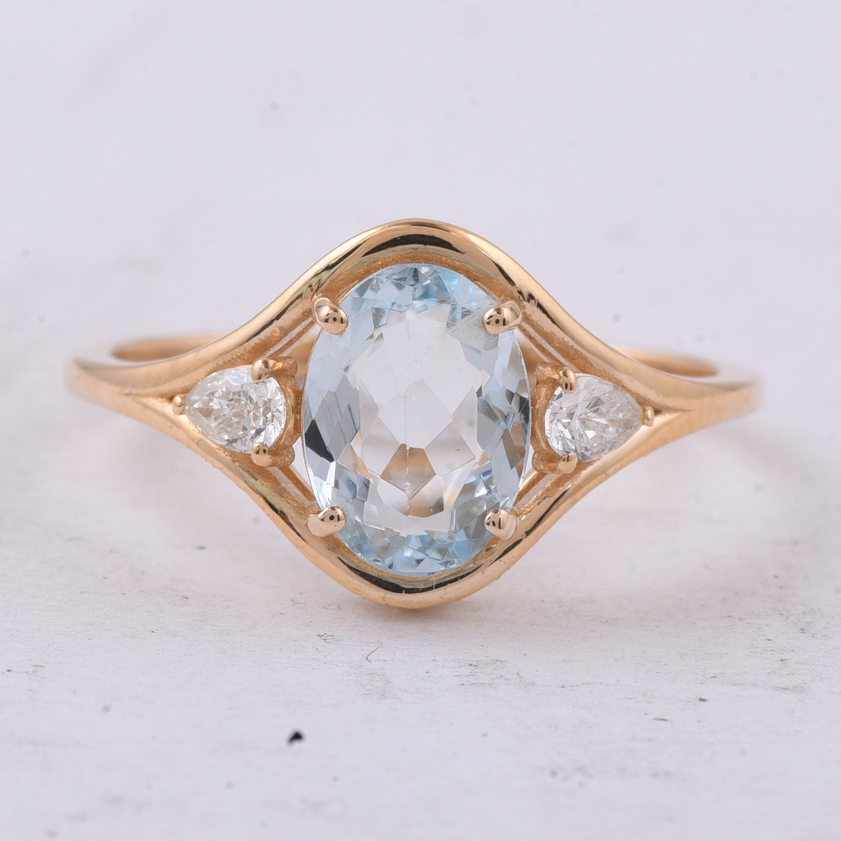 1.25 Ct Oval Natural Aquamarine 14K Gold Ring