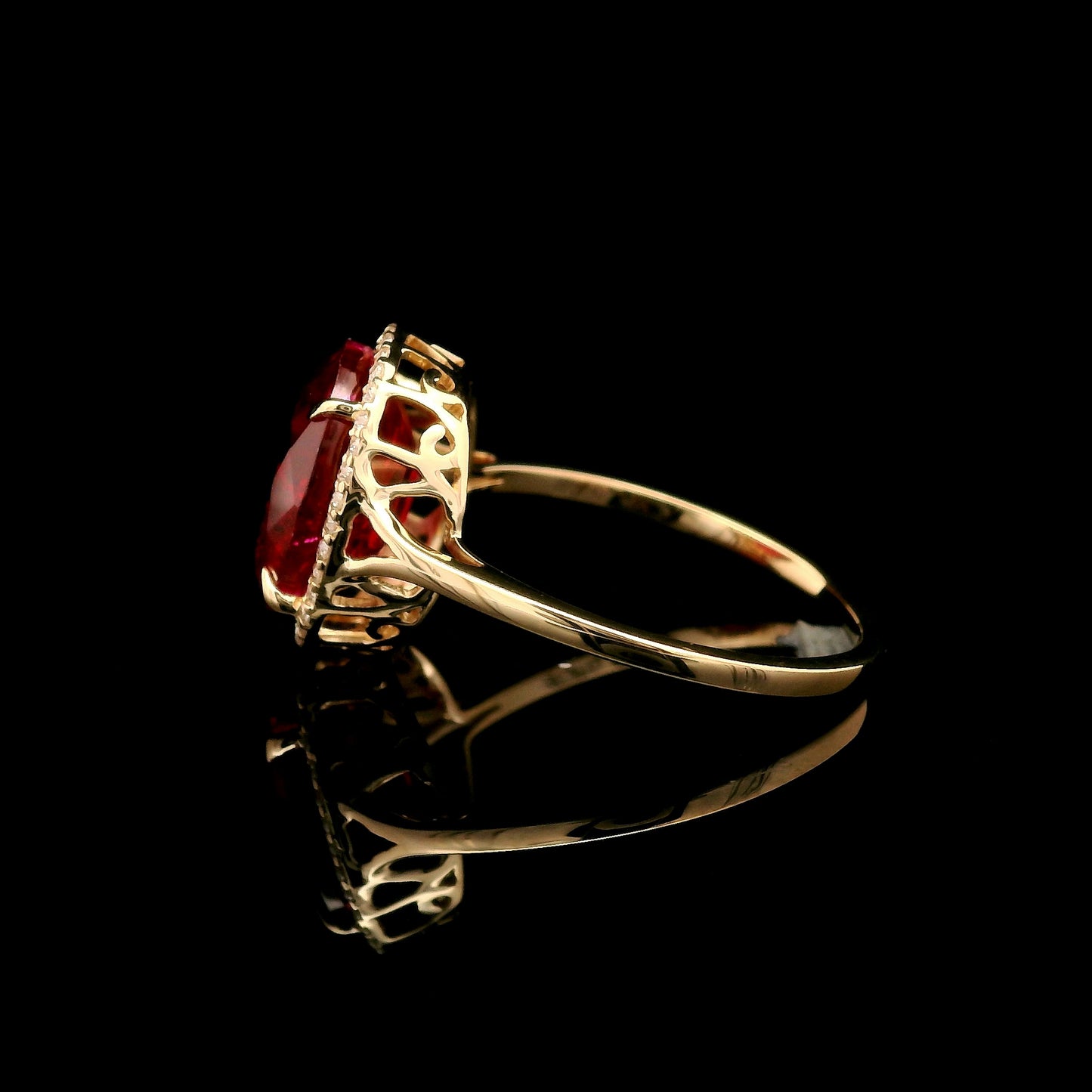 5.12 Ct Oval Mixed Cut Lab Grown Ruby 14K Gold Ring