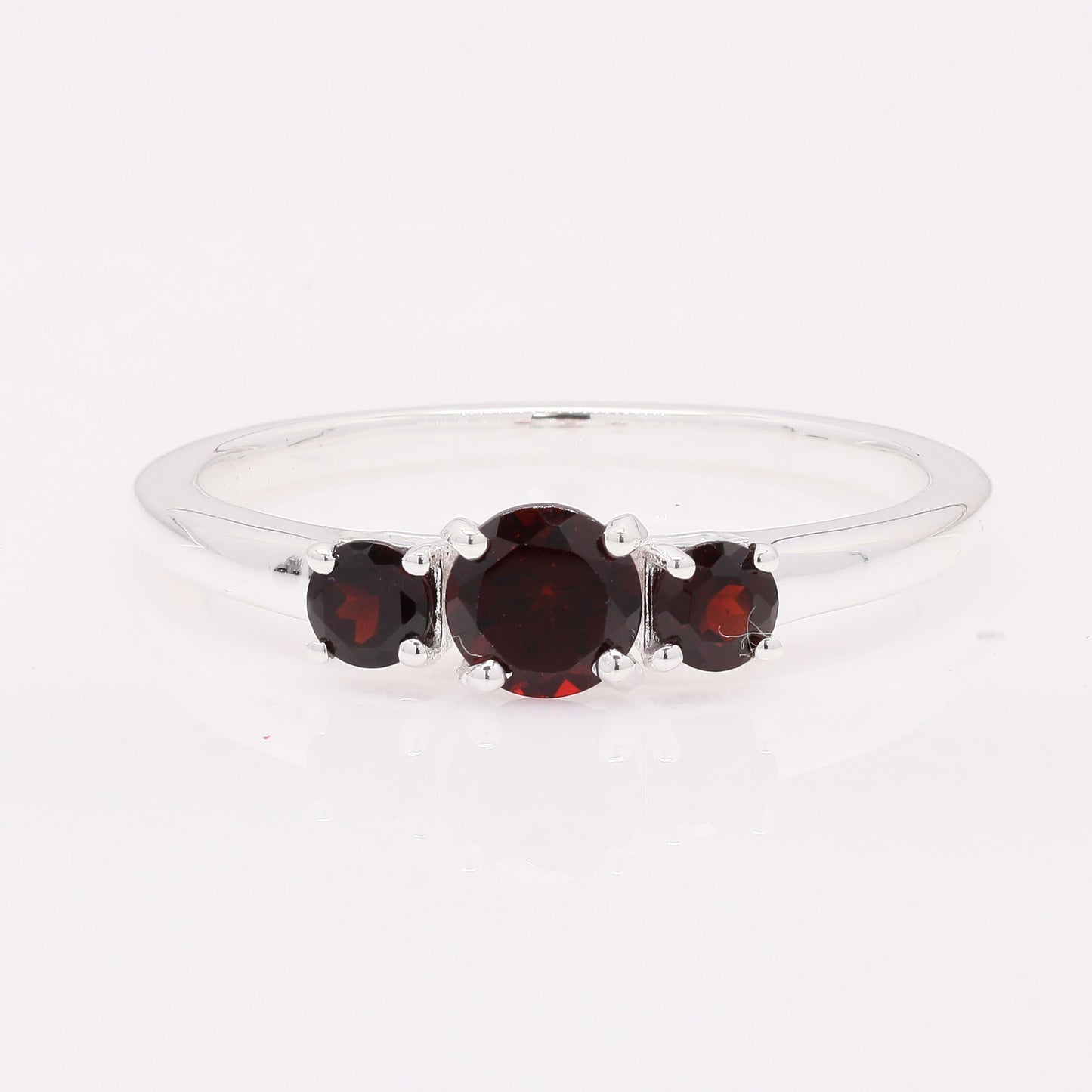 1.01 Ct Round Garnet 925 Silver Ring