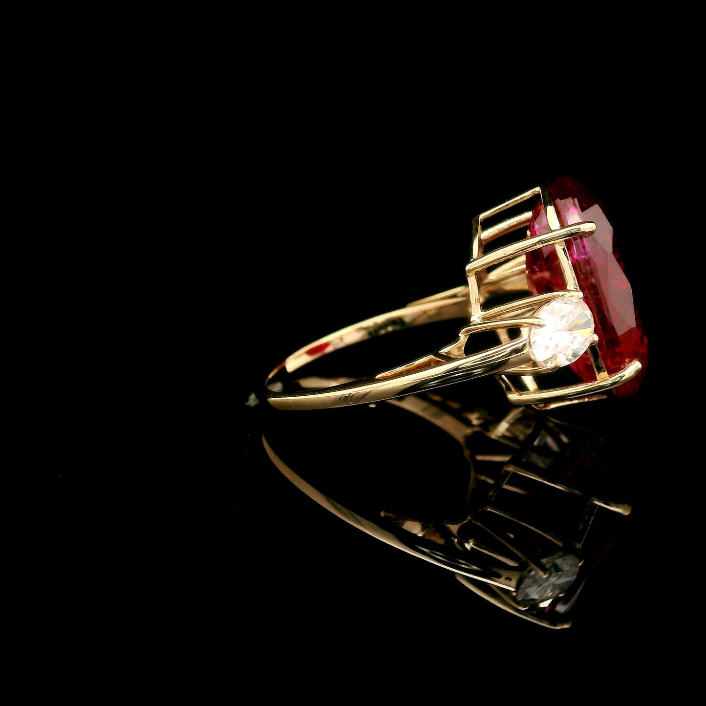 13.60 Ct Oval Mixed Cut Lab Grown Ruby 14K Gold Ring