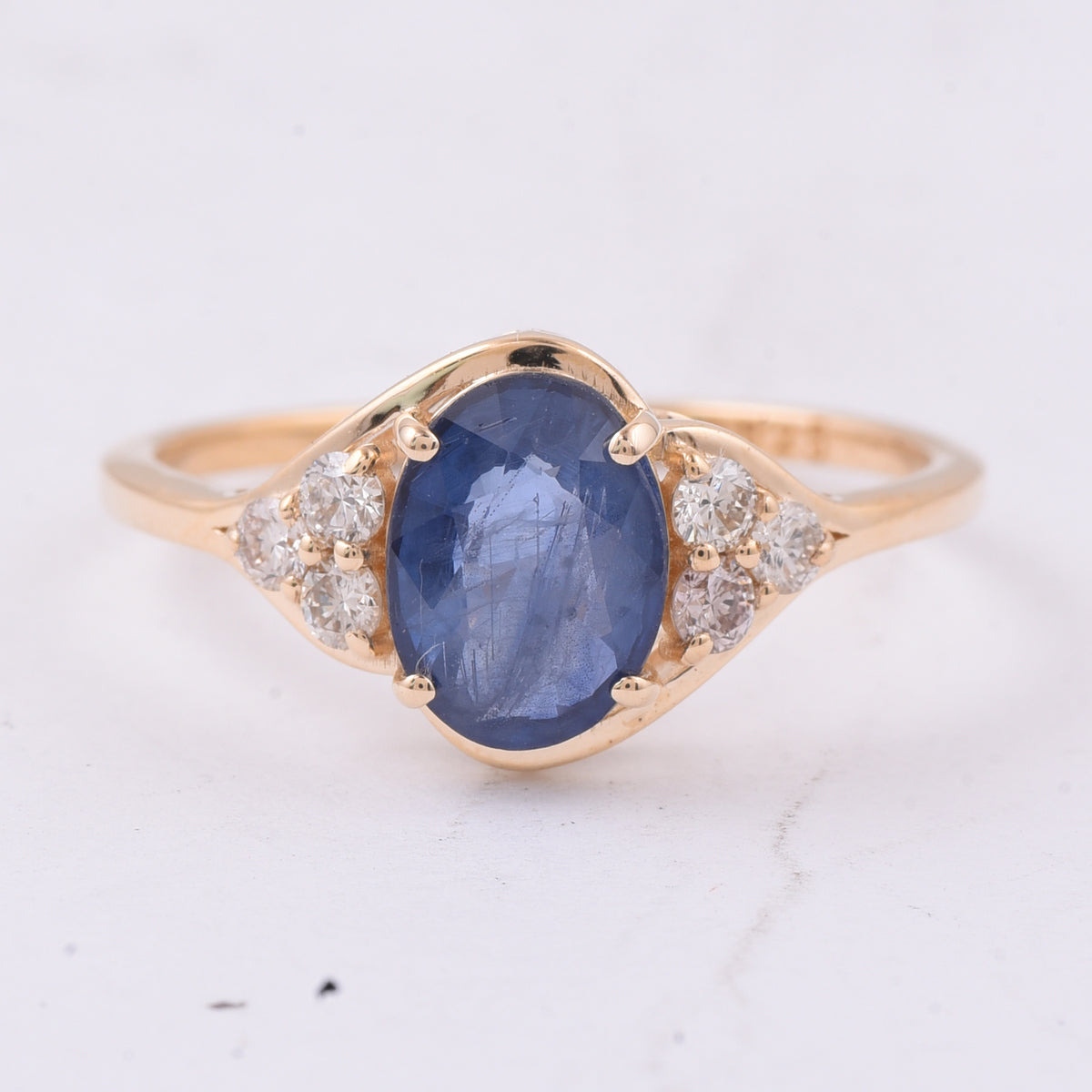 1.69 Ct Oval Natural Sapphire 14K Gold Ring