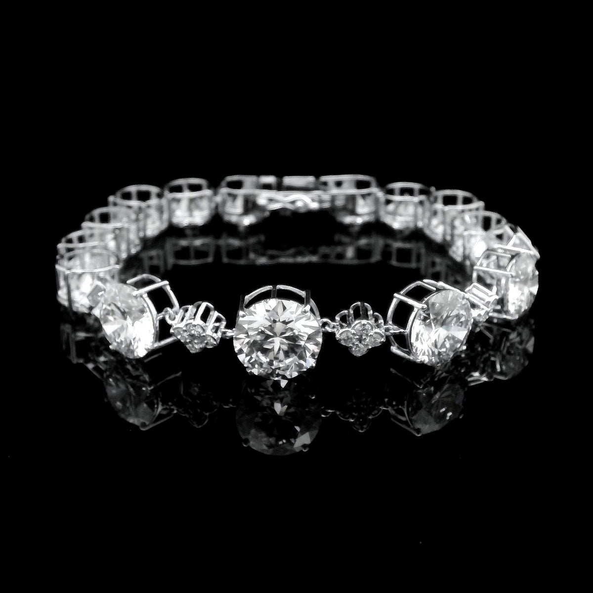 35.91 Ct Round Lab Grown Diamond 14K Gold Bracelet