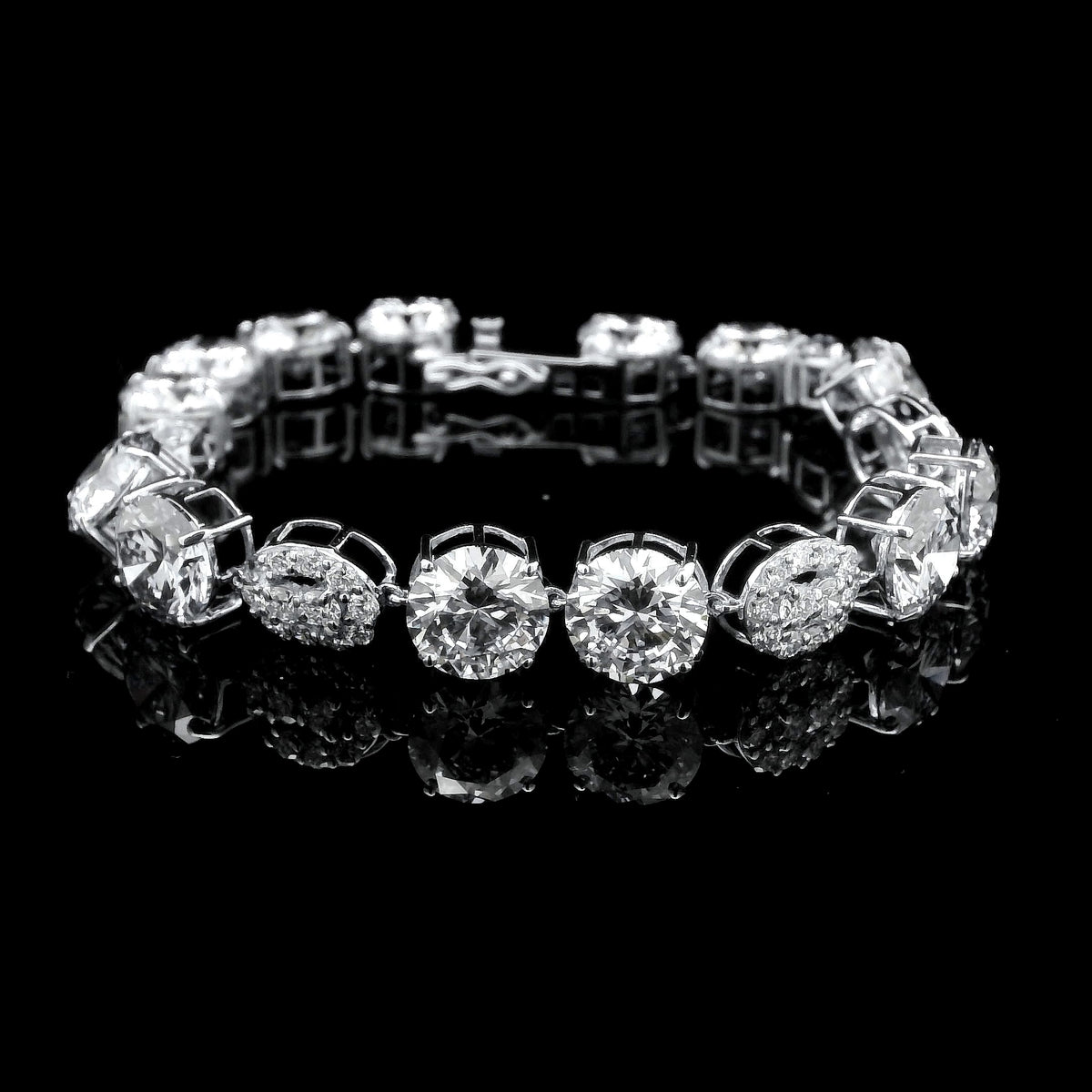 30.64 Ct Round Lab Grown Diamond 14K Gold Bracelet