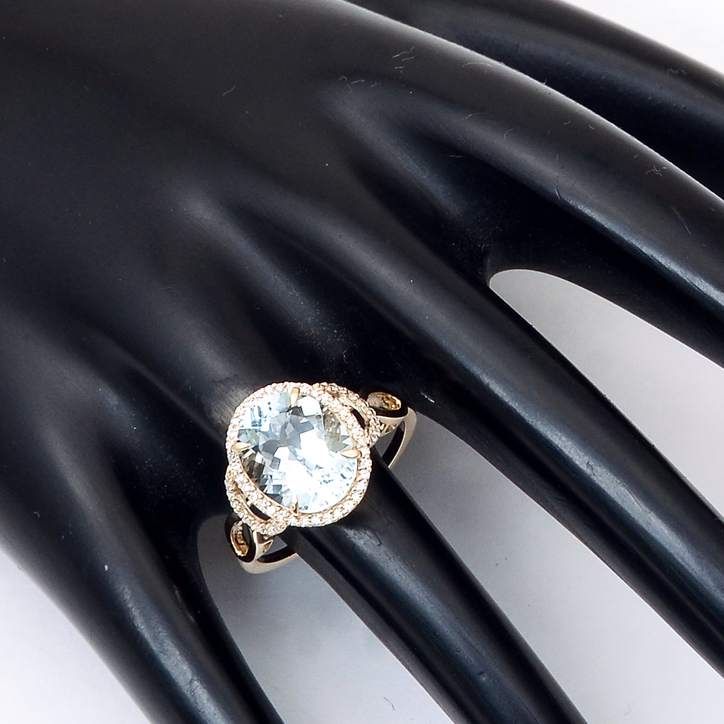 3.57 Ct Oval Mixed Cut Natural Aquamarine 14K Gold Ring