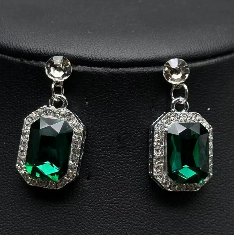 Imitation Pearl & Imitation Emerald Gold Plated Brass Necklace